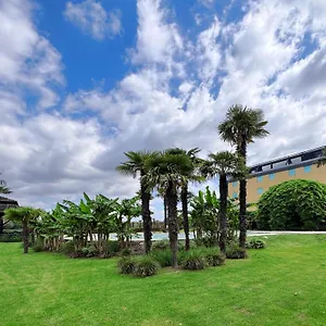 **** Otel Royal Garden İtalya
